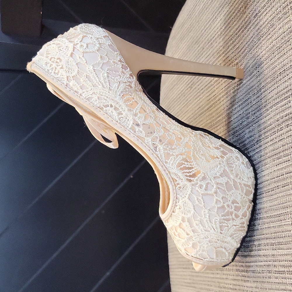 Lace heels - Picture 4 of 4